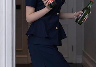 秀人网 – 被惊艳了！Manuela玛鲁娜最新美臀女神和服套图，真想把这画面永远定格…