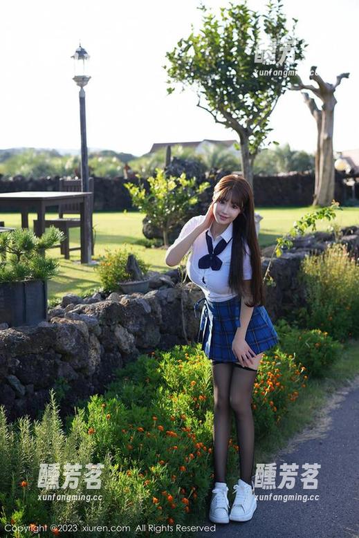 秀人网 - Mieko林美惠子户外写真合集——你绝对不想错过的免费福利，快来看看她与大自然的‘亲密接触’！