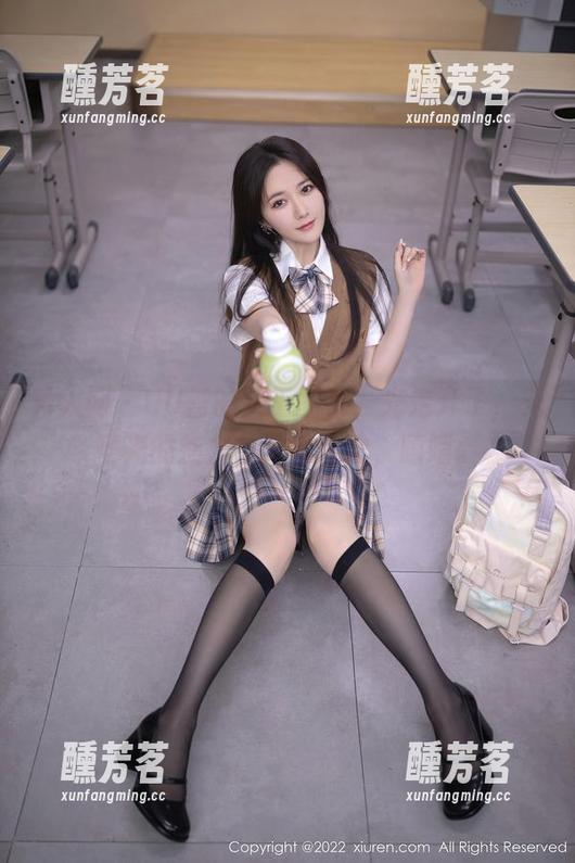 秀人网-UU酱 秀人网 - UU酱的女王图集,光走开了,无圣光的魅力,难以言喻,嘻嘻。