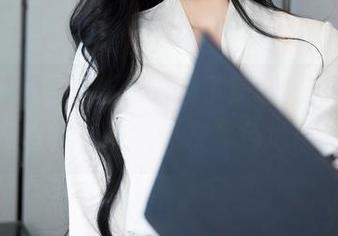 秀人网 – 黑白套图更新了！sibyl是女巫又在探索那些“灰”色地带？