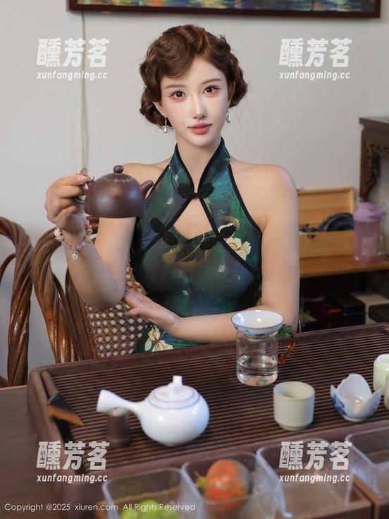 秀人网 - 短裤拯救了tina甜仔，但这图集可能也救不了我…