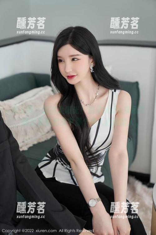 秀人网-加朵babe 秀人网 - 原图大曝光!加朵babe穿吊带,绝对是你想象中那个令人心动的人。