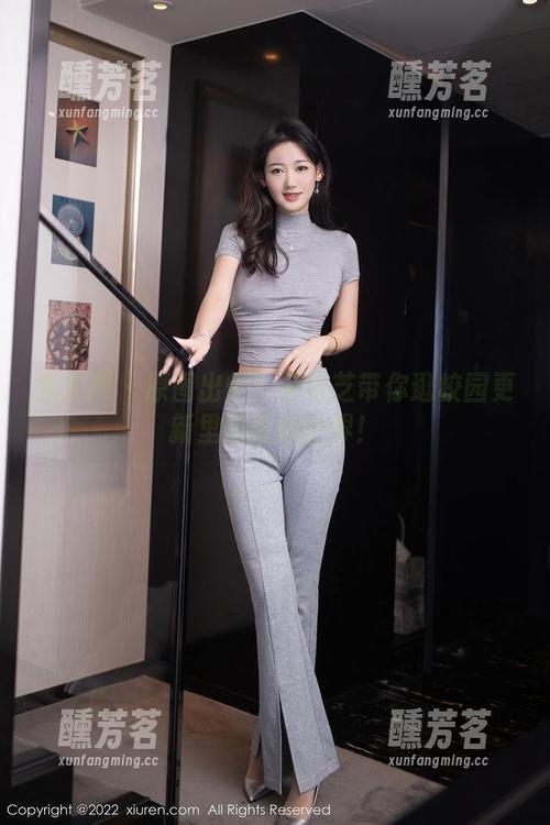 秀人网 - 原图出炉！可可芝带你逛校园更新里的奇妙世界！
