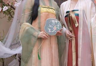 秀人网 – 周周不吃香菜的女仆写真，原图和照片都是让人无法抗拒的诱惑！