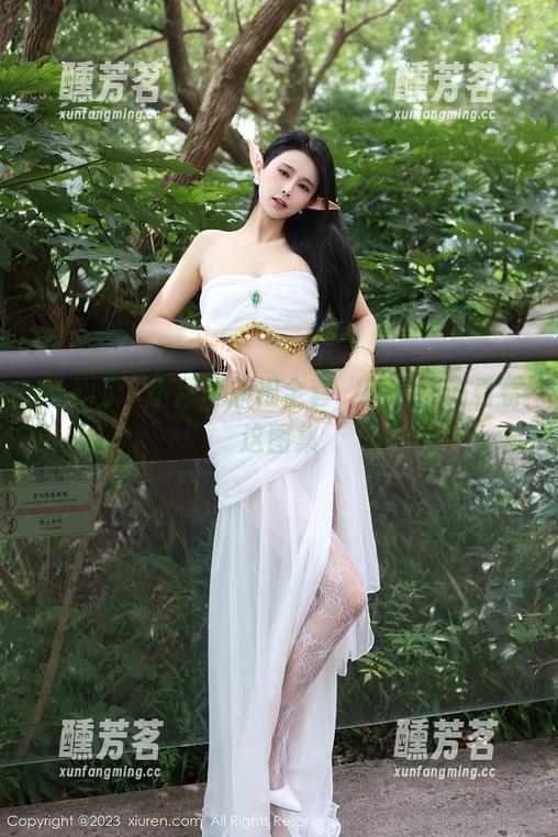 秀人网 - 小逗逗旗袍全套，无聊不如看看这图集
