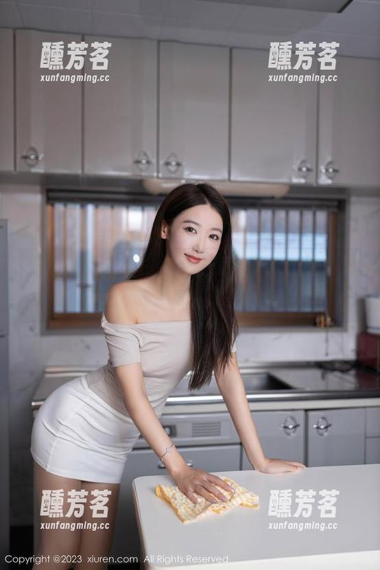 秀人网 - 光脚在世界上走，李宓儿的裸足作品，给你资源和灵感双丰收！