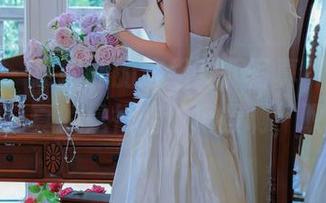 秀人网 – 虞姬儿的这组礼服写真，原图下的她，真的是行走的风景啊，叹气！