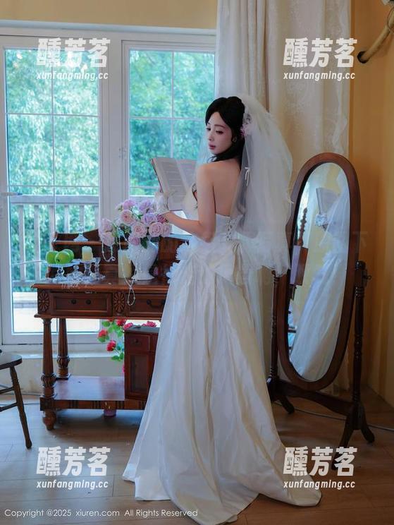 秀人网 - 虞姬儿的这组礼服写真，原图下的她，真的是行走的风景啊，叹气！