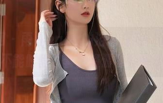 秀人网 – 雨儿baby的浴缸探险：谁说洗澡不能时尚？套图资源等你来取！