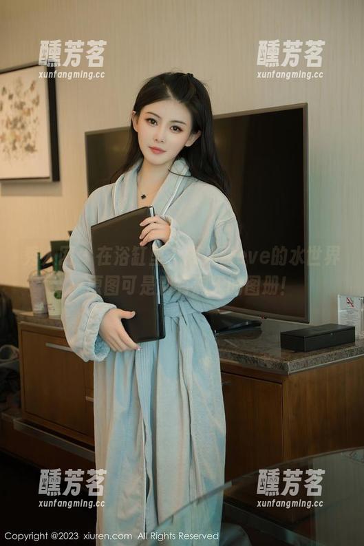秀人网 - 在浴缸里，雨儿酱eve的水世界：原图可是别有洞天的图册！
