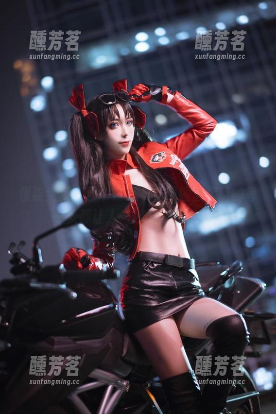 翎柒菜菜：那个白毛衣，原图里停留的每一帧都让人一秒又一秒想看！