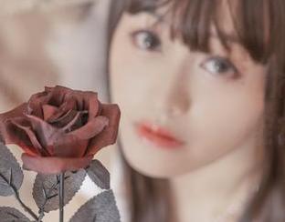 私房里的清纯邂逅脱尾巴Mizuki，图片背后你能发现多少小破绽？