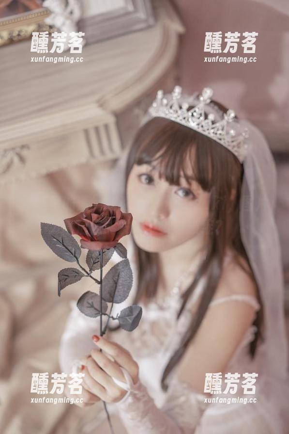 私房里的清纯邂逅脱尾巴Mizuki，图片背后你能发现多少小破绽？