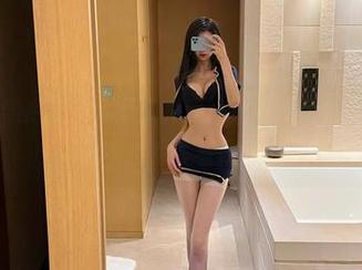 微密圈 – 黑点黑丝合集大揭秘，葛征更新就是不一样，忍不住想多看几眼！