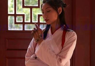 蜜桃社 – 让白衬衫也嫉妒的穿搭！来看看Suki给你准备的福利图包！