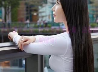 蜜桃社 – 冰露的居家生活：不只是精选合集，还有你没见过的尴尬瞬间！