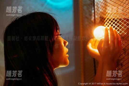 蜜桃社 - 结衣穿高跟鞋，竟然让人怀疑重力？超赞套图资源，带你飞起来！