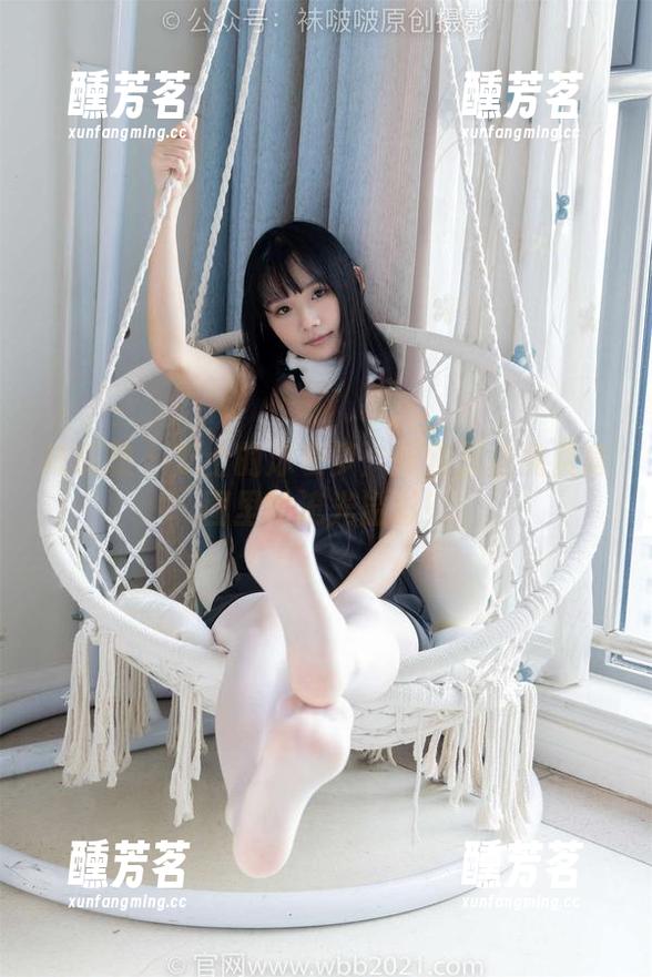 袜啵啵 - 芝士的泳衣梦：探索那些免费套图里的流光溢彩！