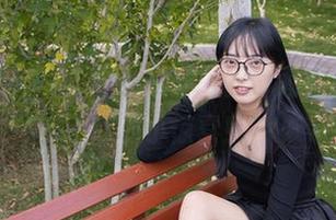 袜啵啵 – 看！雪糕最新更新，短裙摇曳之间的小惊喜！