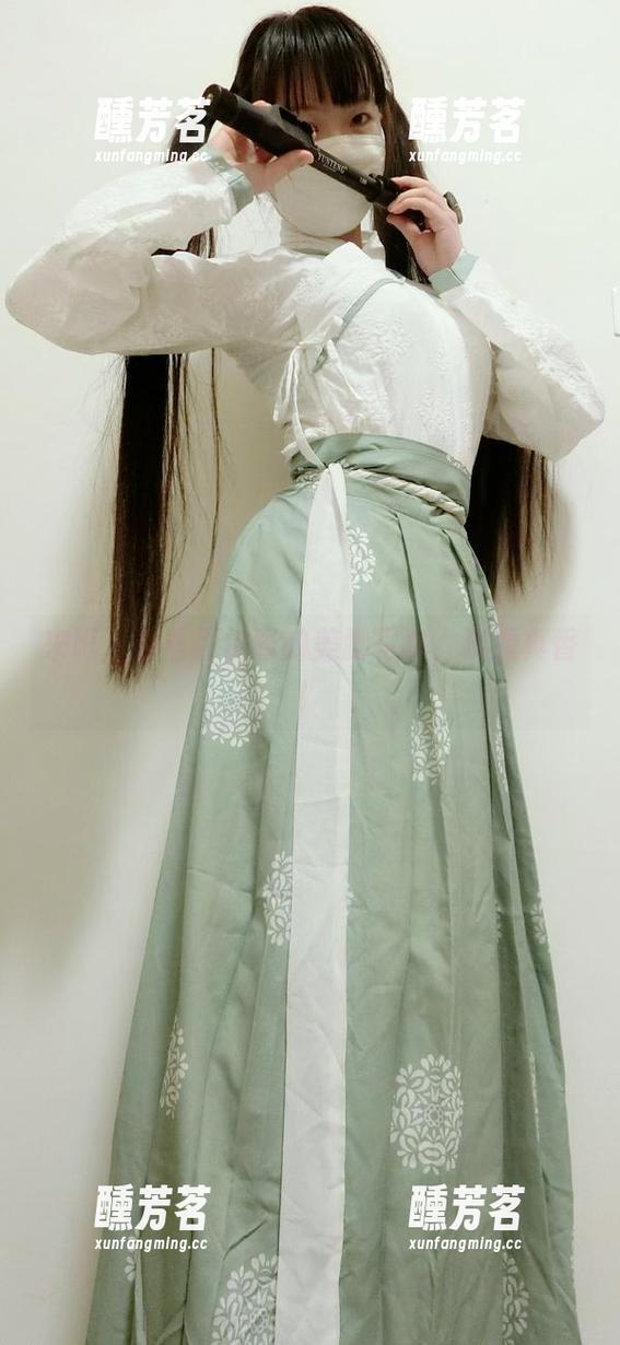 来吧，看看西尔酱的美脚写真，资源真香！