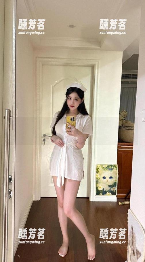 微密圈 - 轩子巨2兔：办公室写真合集，工位上的小风情！