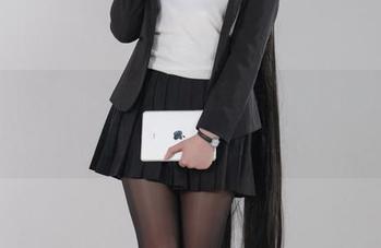 轩萧学姐灰色蕾丝，最新写真教你如何优雅遭遇‘意外的惊喜’！