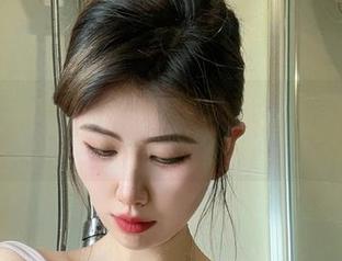 微密圈 – 牛仔裤心事：醇子小姨的写真全集，满满都是自信！