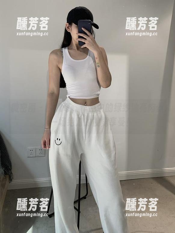 微密圈 - 陈佩奇，作品中的绿纱油亮肉丝，一场绝对的视觉享受！