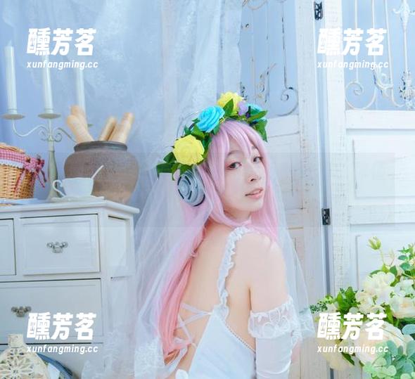 写真界的新星：陌陌咕咕咕和她的红裙，你值得拥有