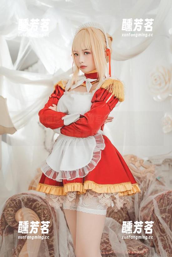 雯妹不讲道理的水手服写真，看完直呼“这到底是哪家画廊的作品？”